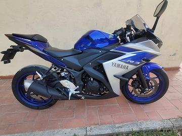 Moto yamaha yzf r3 2016