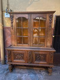 Credenza Antica con Vetrina in Legno Intagliato