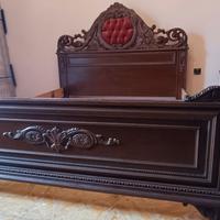 Letto e comodini in stile barocco