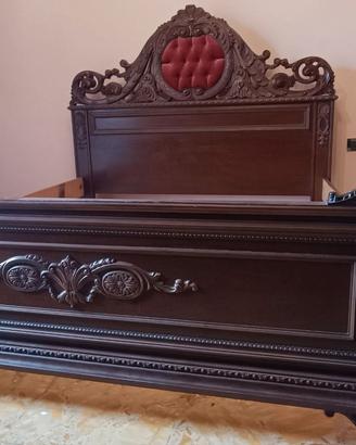 Letto e comodini in stile barocco