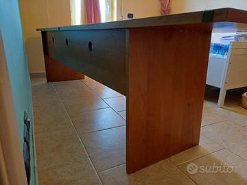 scrivania in legno massello