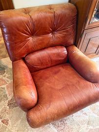 Divano e due poltrone in pelle