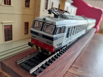 Locomotiva e633 Tigre più carrozze 