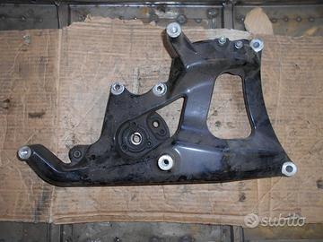 Staffa supporto marmitta yamaha majesty 400