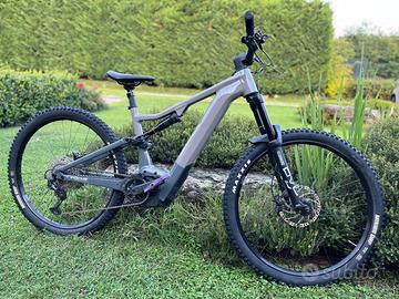 E-bike MTB enduro FOCUS 29 taglia L + TANNUS