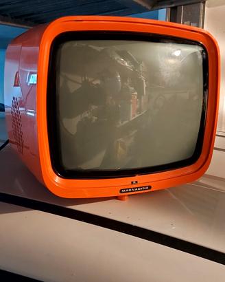 vecchio televisore magnadyne 