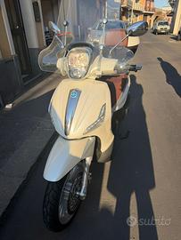Beverly 300