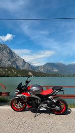 Aprilia Tuono 660