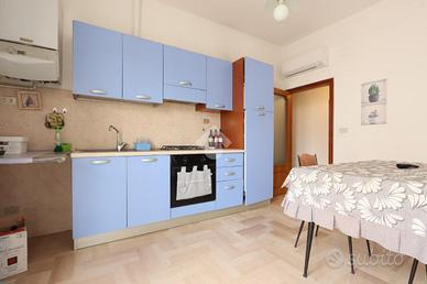 3 LOCALI A ALBA ADRIATICA