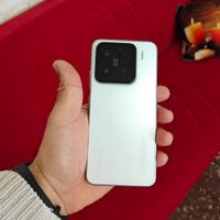 Xiaomi 15 con 18 cicli di ricarica e 1 mese vita