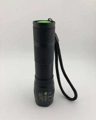 Torcia LED T6 Zoom Regolabile – Alta Potenza