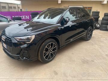 Auto Q3 sline total black