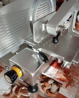 Affettatrice Professionale Omas L330