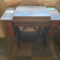 Macchina da cucire Singer con Mobiletto