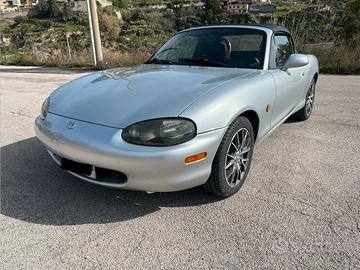 Mazda mx-5 del 1999