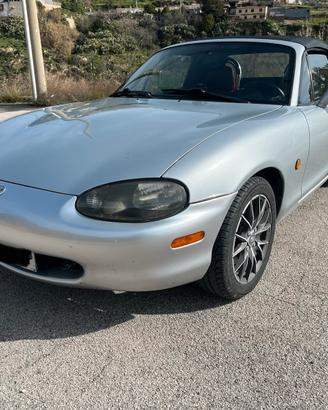 Mazda mx-5 del 1999