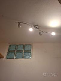 Binario luce a soffitto
