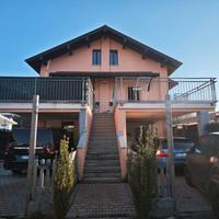 Como VILLA per 1 o 2 famiglie con area esterna