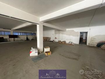 Magazzino a Sesto Fiorentino