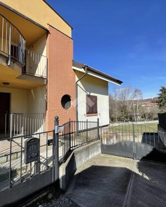 PORZIONE DI BIFAMILIARE A CUCEGLIO