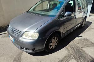 Volkswagen Touran 2.0 16V TDI DSG Highline