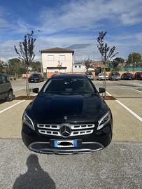 MERCEDES GLA 180 avance sport