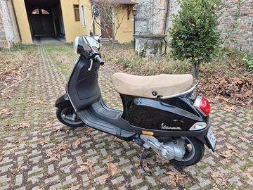 Piaggio Vespa 50 LX - 2012