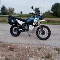 Moto Husqvarna norden 901 expedition