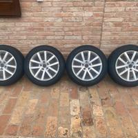 Set cerchi 16’ e pneumatici invernali Nokian