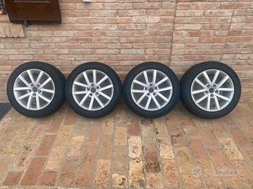 Set cerchi 16’ e pneumatici invernali Nokian