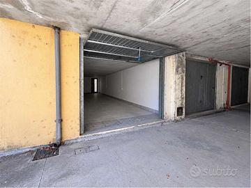 OLBIA ZONA SAN NICOLA - CANTINA DI 41 MQ CON AGIB