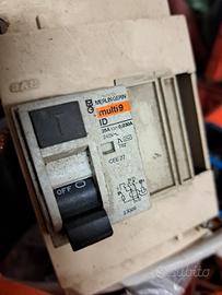 Interruttore differenziale 25A Merlin Gerin 23009