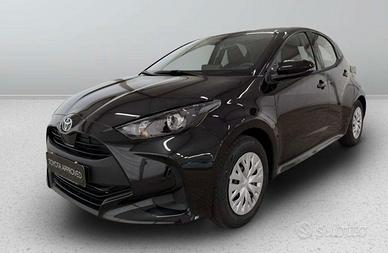 Toyota Yaris 1.5 Hybrid 5 porte Active KM 0 VARI A