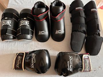 Guantoni, para stinchi e piedi Kick Boxing
