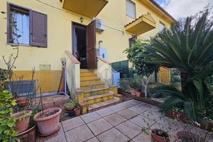 VILLA A SCHIERA A CAPOTERRA