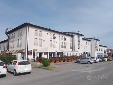 NEGOZIO A AZZANO MELLA