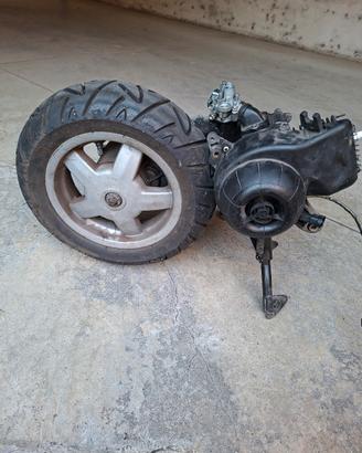 motore vespa lx50 