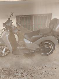 Scarabeo 125 anno 1999