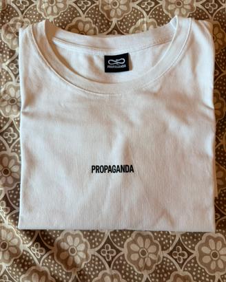 T-shirt Propaganda XXL – grafica multicolore