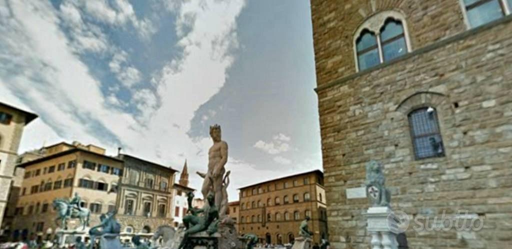 Attività / Licenza di 500 m² con più di 5 locali a