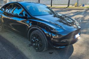 Tesla Model Y RWD PREMIUM