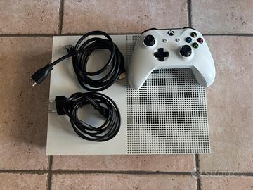 Xbox one S bianca, controller, cavi, come nuova.