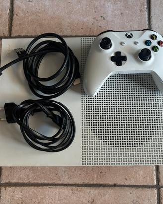 Xbox one S bianca, controller, cavi, come nuova.