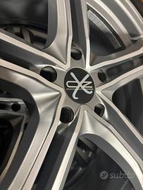 Cerchi in lega OZ Racing 19” 5x112 gomme 255-35-19
