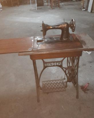 macchina da cucire d'epoca 