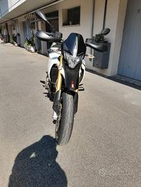Aprilia Dorsoduro 750