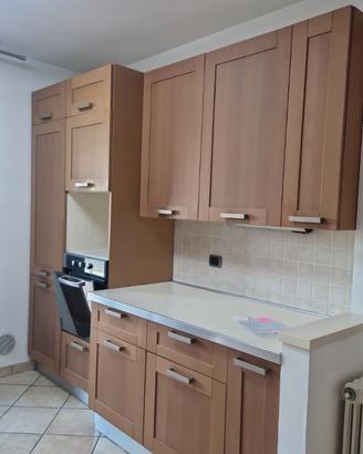 Mobile cucina completa di: frigorifero, freezer, f
