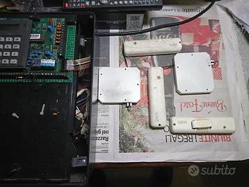 Sensori impianto allarme vari e batterie nuove