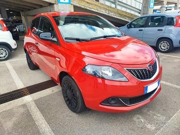 Lancia Ypsilon 1.0 Hybrid Ecochic Silver