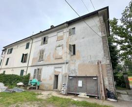 CASA SEMINDIPENDENTE A TORTONA